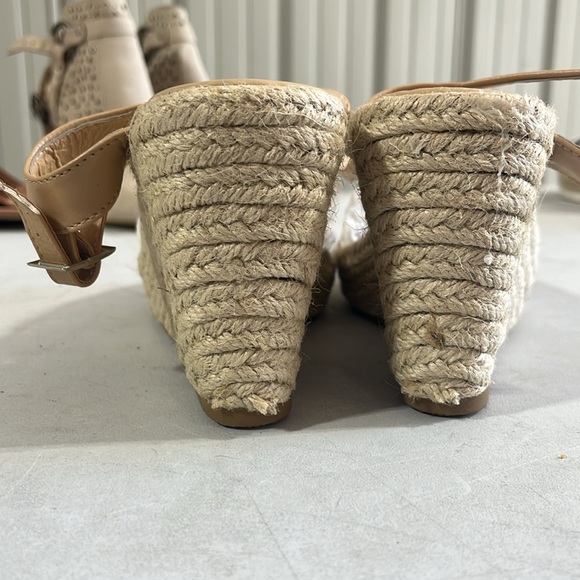 Just fab, size 7, tan, and white - Picture 3 of 3